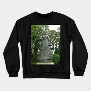 Statue of Mary Queen of Scots at Linlithgow Place, Scotland Crewneck Sweatshirt